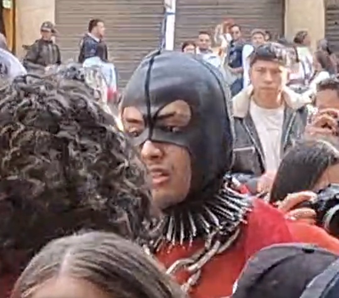 La Lectora tweet media