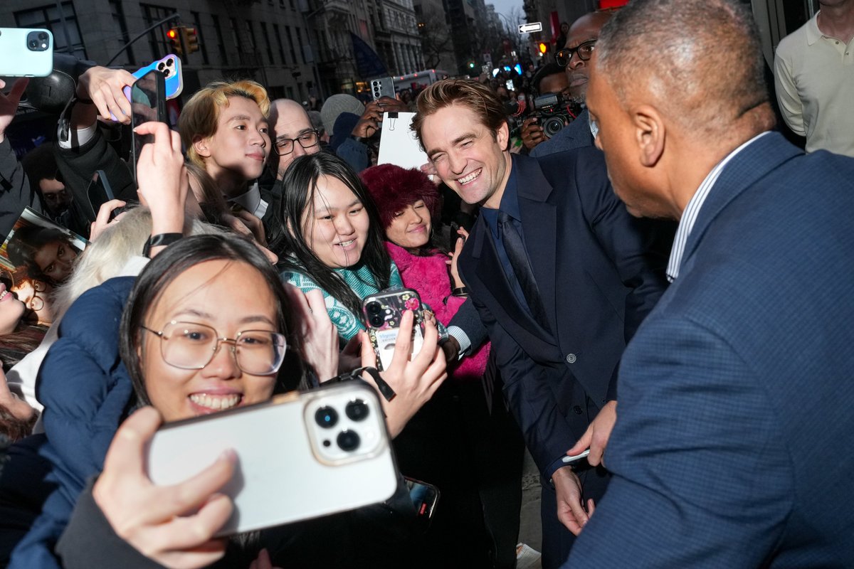 Robert Pattinson Photos | Fansite tweet media