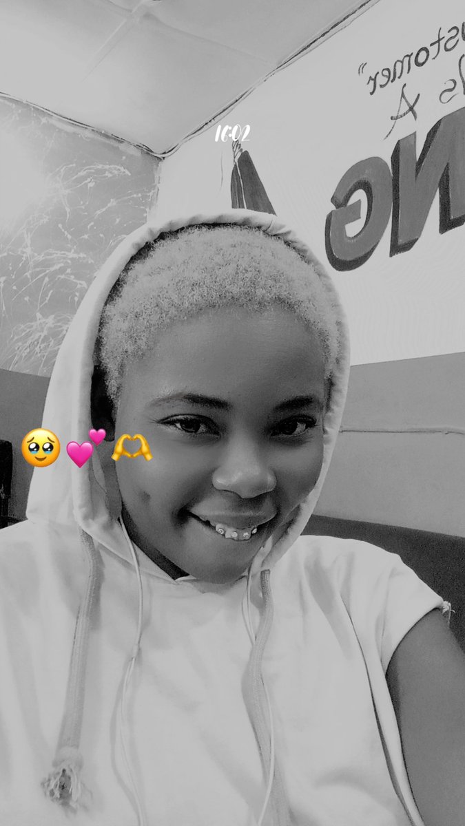 locahgeh's tweet image. Thank God it's Friday 😎

Hey love what are your plans for today?

A) Chill at home✅
B) Go out with friends❎
C) Netflix &amp;amp; snacks✅
D) Something productive"✅
#fun