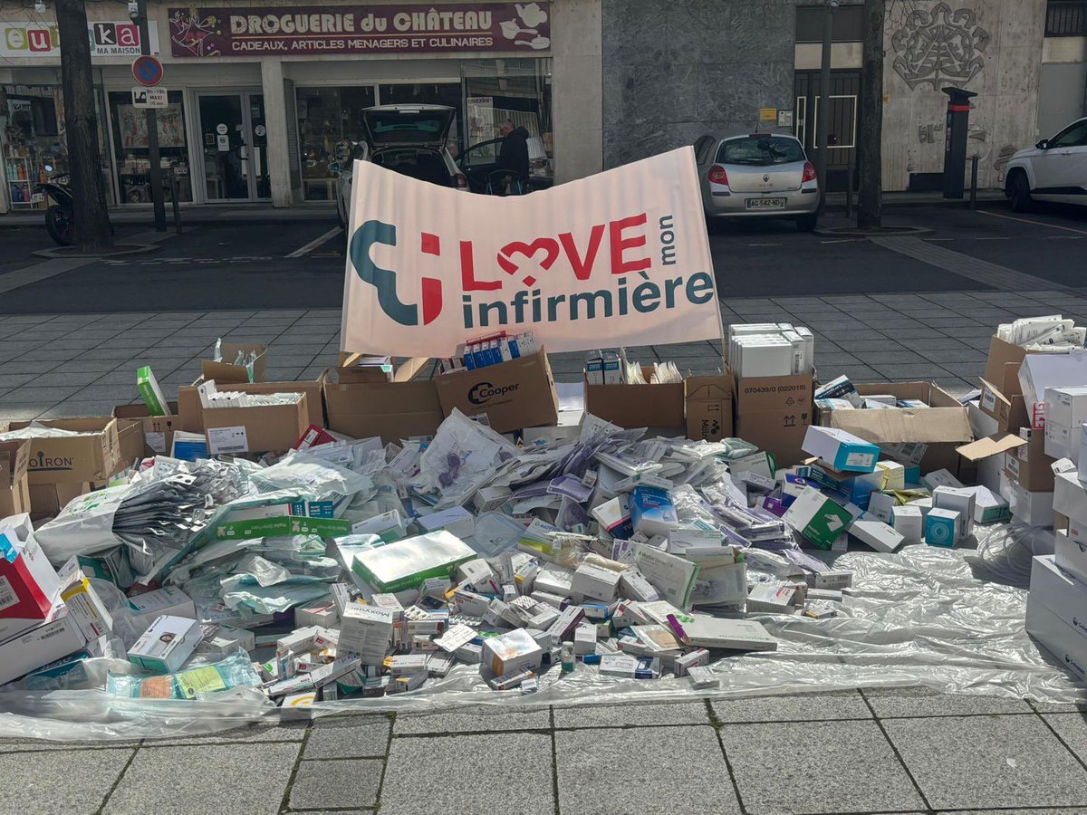 Montluçon#BalanceTonGaspi 👏
Merci aux mobilisés
👉 matériel &amp; médicaments gaspillés
👉 1,4 Md€/an
💡 Financer le soin à domicile autrement
🎯 Moins de gaspillage = + de soins
#InfirmiersLiberaux
<a href="/stephanie_rist/">Stéphanie RIST</a> <a href="/SebLecornu/">Sébastien Lecornu</a> <a href="/Jordan_challier/">Jordan Challier</a> <a href="/ThomasFatome/">Thomas Fatôme</a> <a href="/CasanovaGaetan/">Gaetan Casanova</a>
