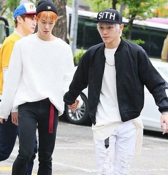 무너໒꒱ tweet media