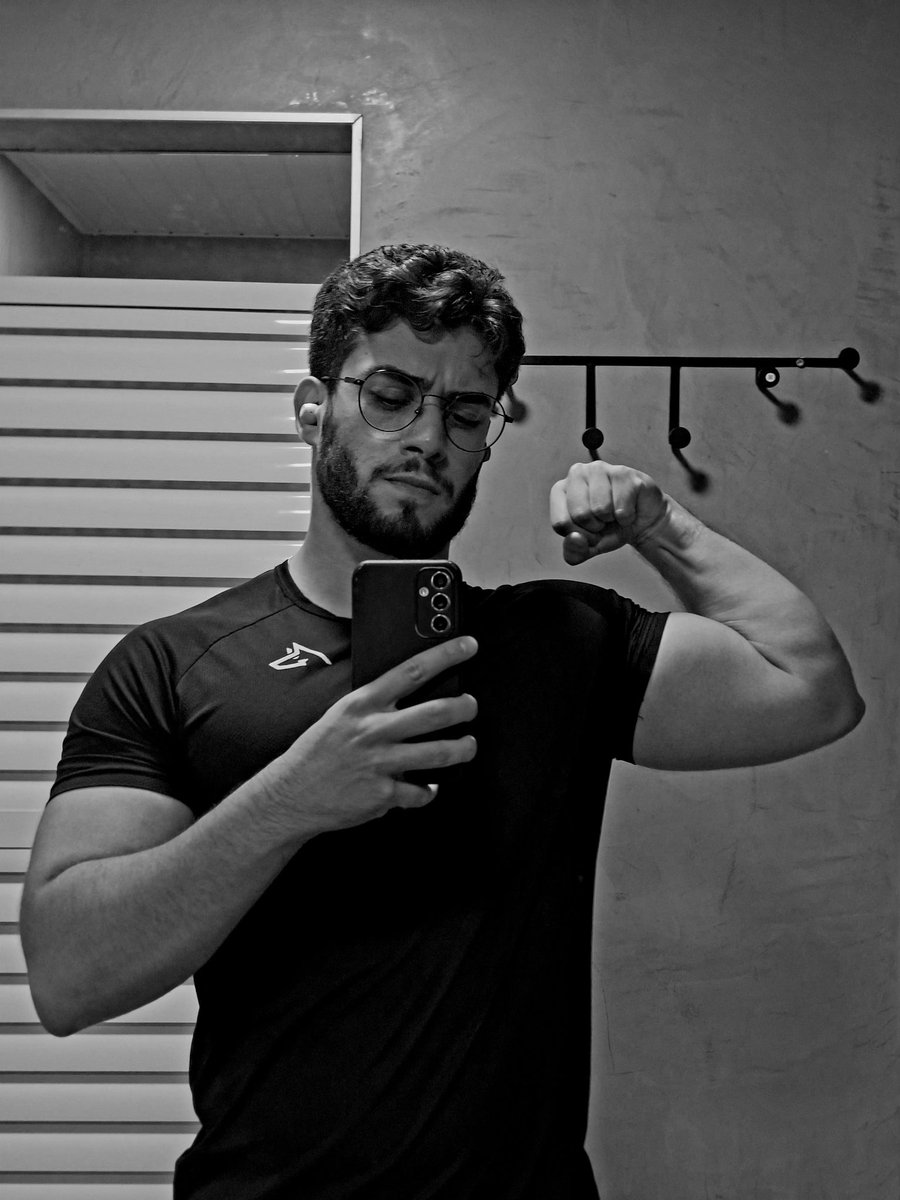 barbie estagiária tweet media