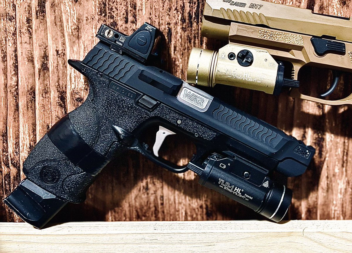 泥番長 tweet media