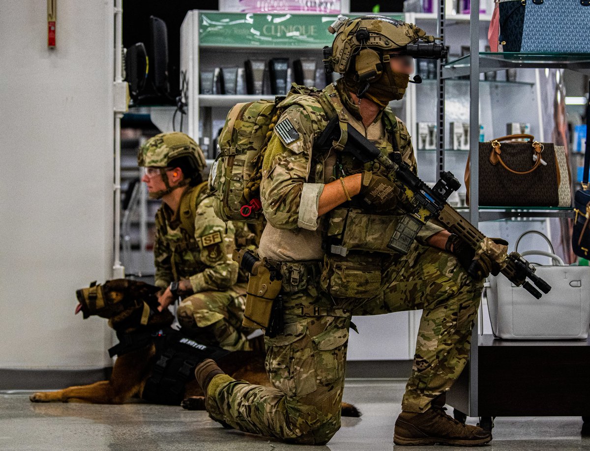 Realment tweet media