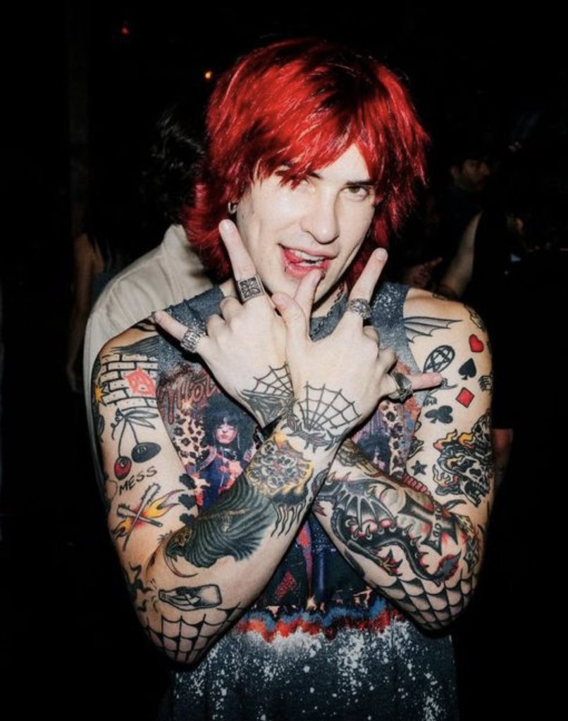 Mia ˙⋆✮ tweet media