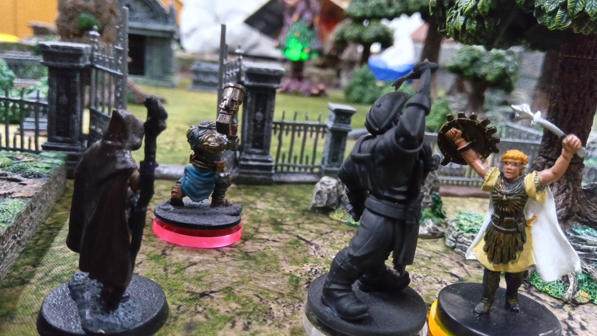 miyakami_00's tweet image. #4月になったから4人並んだ画像を貼ろうぜ
#dwarvenforge #dnd #trpg #テレイン #ダンドラ