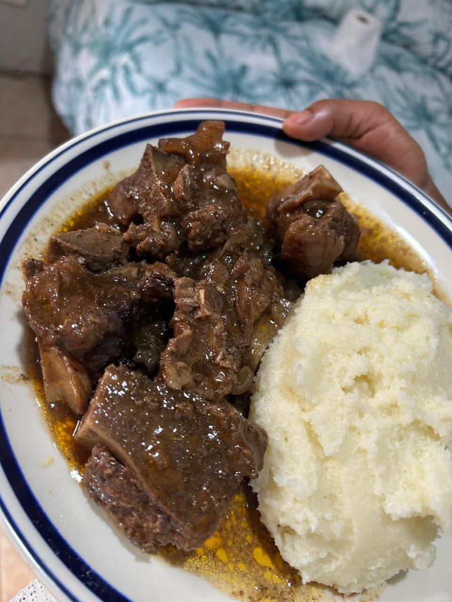 ®️ E L E tweet media