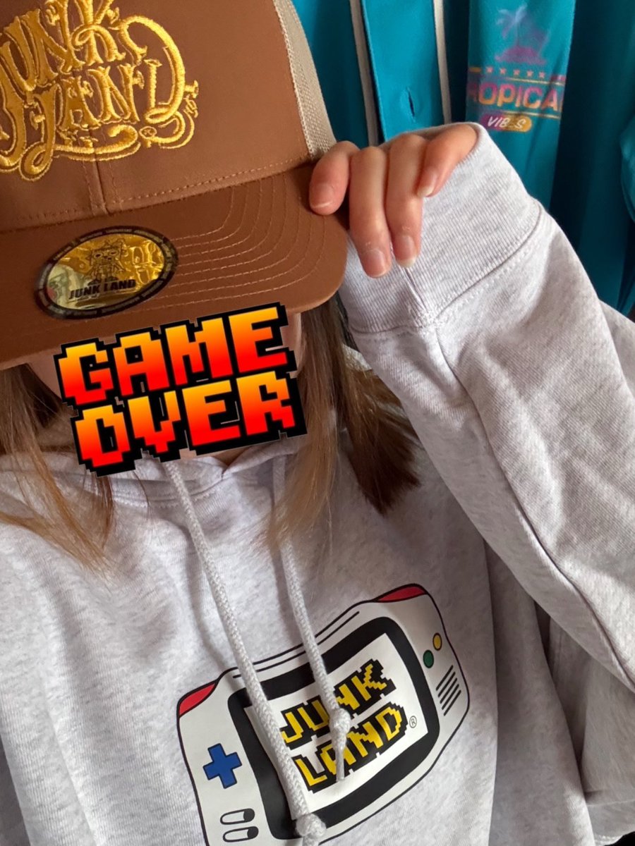 あやな tweet media