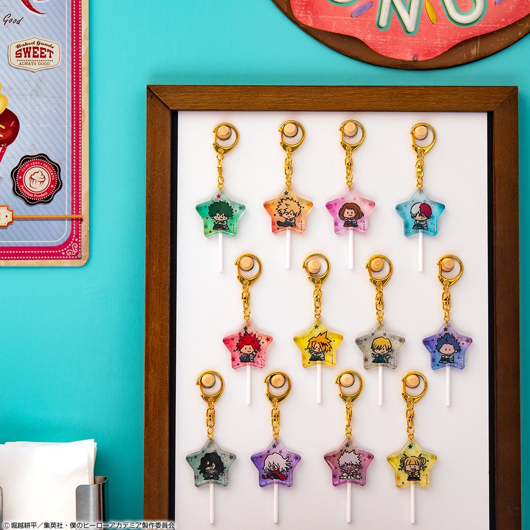 ／
　#僕のヒーローアカデミア 
　雄英高校オープンスクール博多会場開催中‼‼
　3種のビジュアルを使用したグッズも多数登場💨
＼

#heroaca_a #ヒロアカ #雄英オープンスクール
event.bandainamco-am.co.jp/cx/heroaca-ev2…