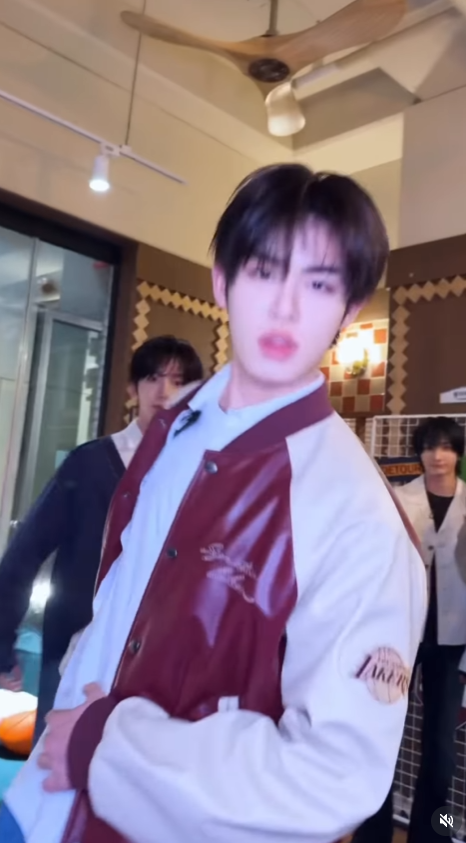 아이돌의 올데이 옷장 tweet media