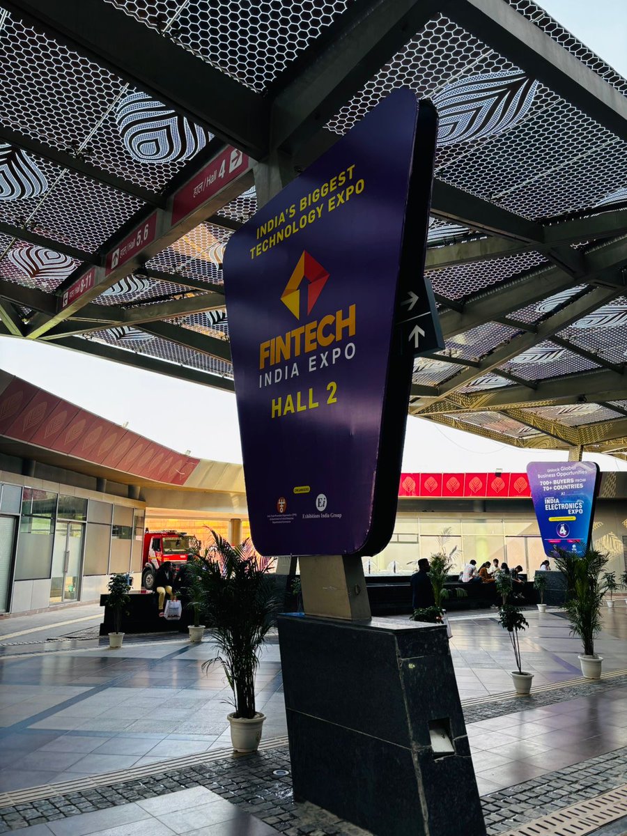 Payoneer tweet media