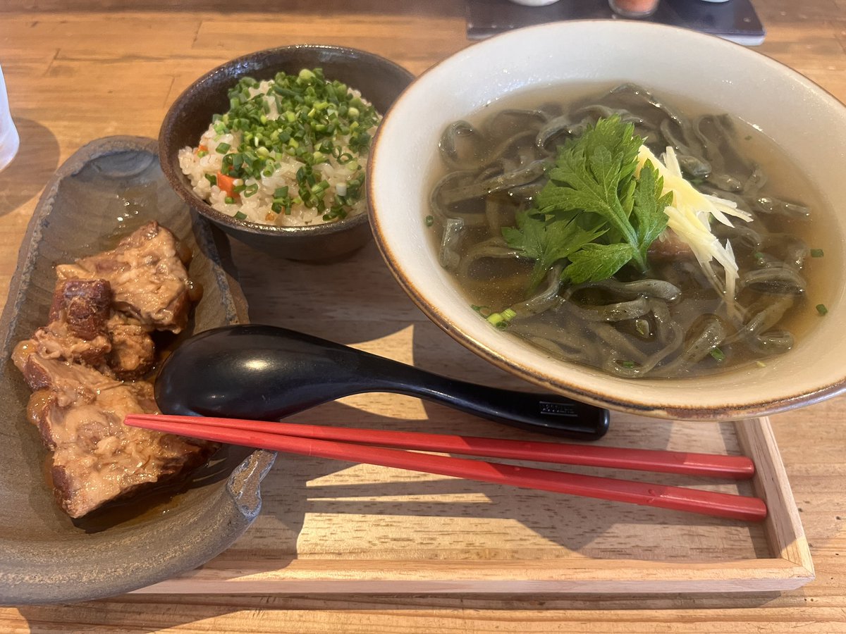 やっぱてぃーあんだーのそばは美味