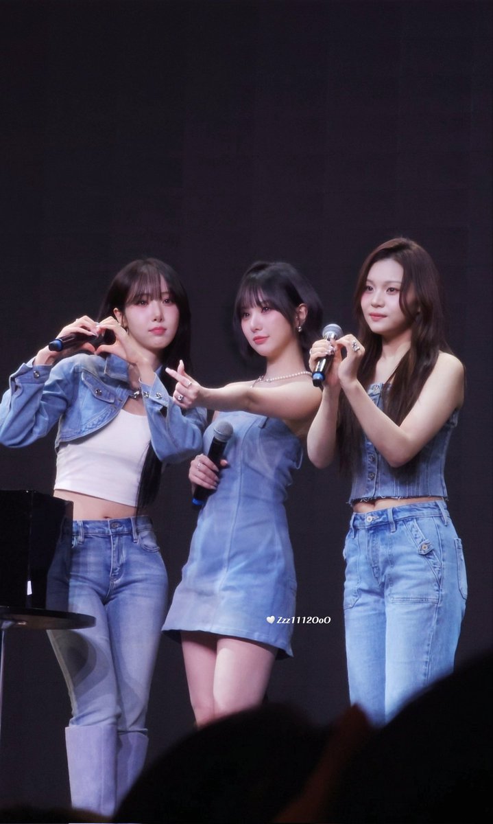 Crblile's tweet image. 260328
VIVIZ saying "I love you" in person.
#VIVIZ #SINB #EUNHA #UMJI #비비지