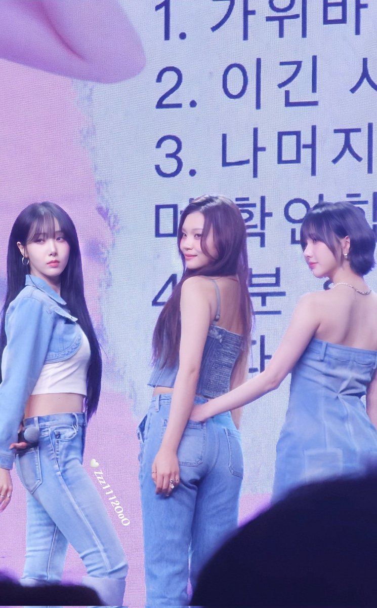 Crblile's tweet image. 260328
VIVIZ saying "I love you" in person.
#VIVIZ #SINB #EUNHA #UMJI #비비지