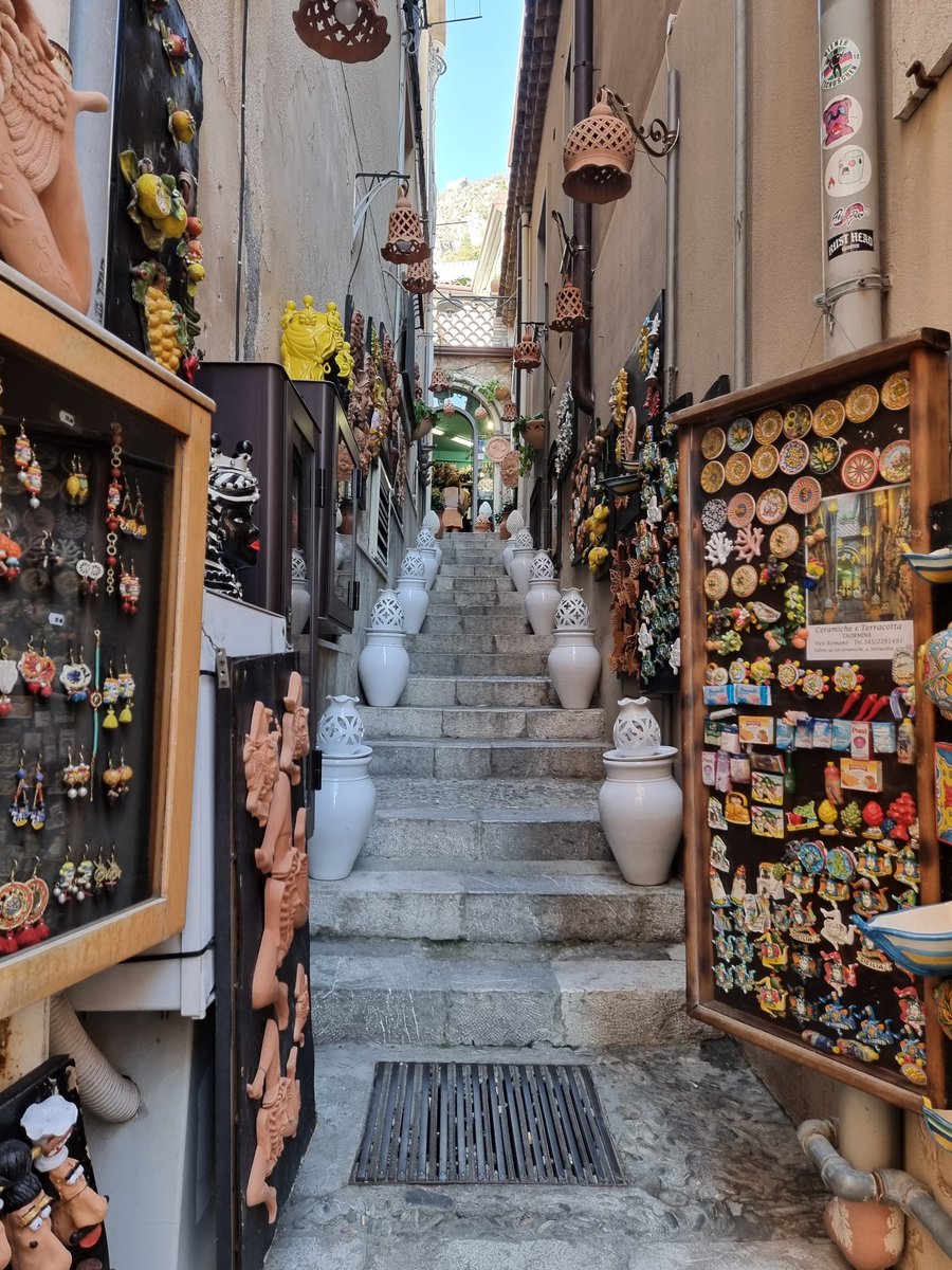 Ahmet Uzgel tweet media