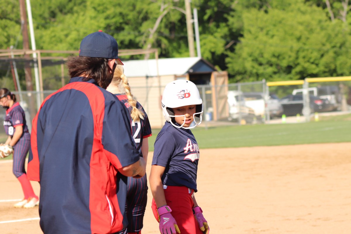 CoachAWeimer's tweet photo. Proud of these girls tonight! Great 8-2 win. There's something so special about coaching a group of talented and faith driven kids! All Glory to God 🙏@hsaa_softball https://t.co/GhgMzzyI96