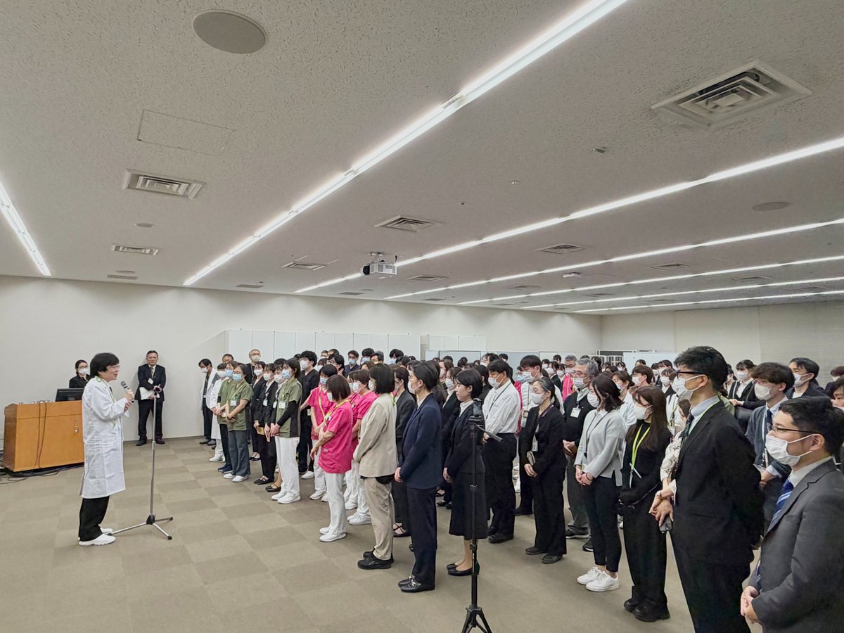 TMCMC_pr's tweet image. #新年度 を迎え、院長より職員へ訓示が行われました🏥✨
今年度も、すべての子ども達が #笑顔 なれるよう、より良い #医療 の提供に努めてまいります💪✨
#小児総合医療センター
#小児医療
#病院