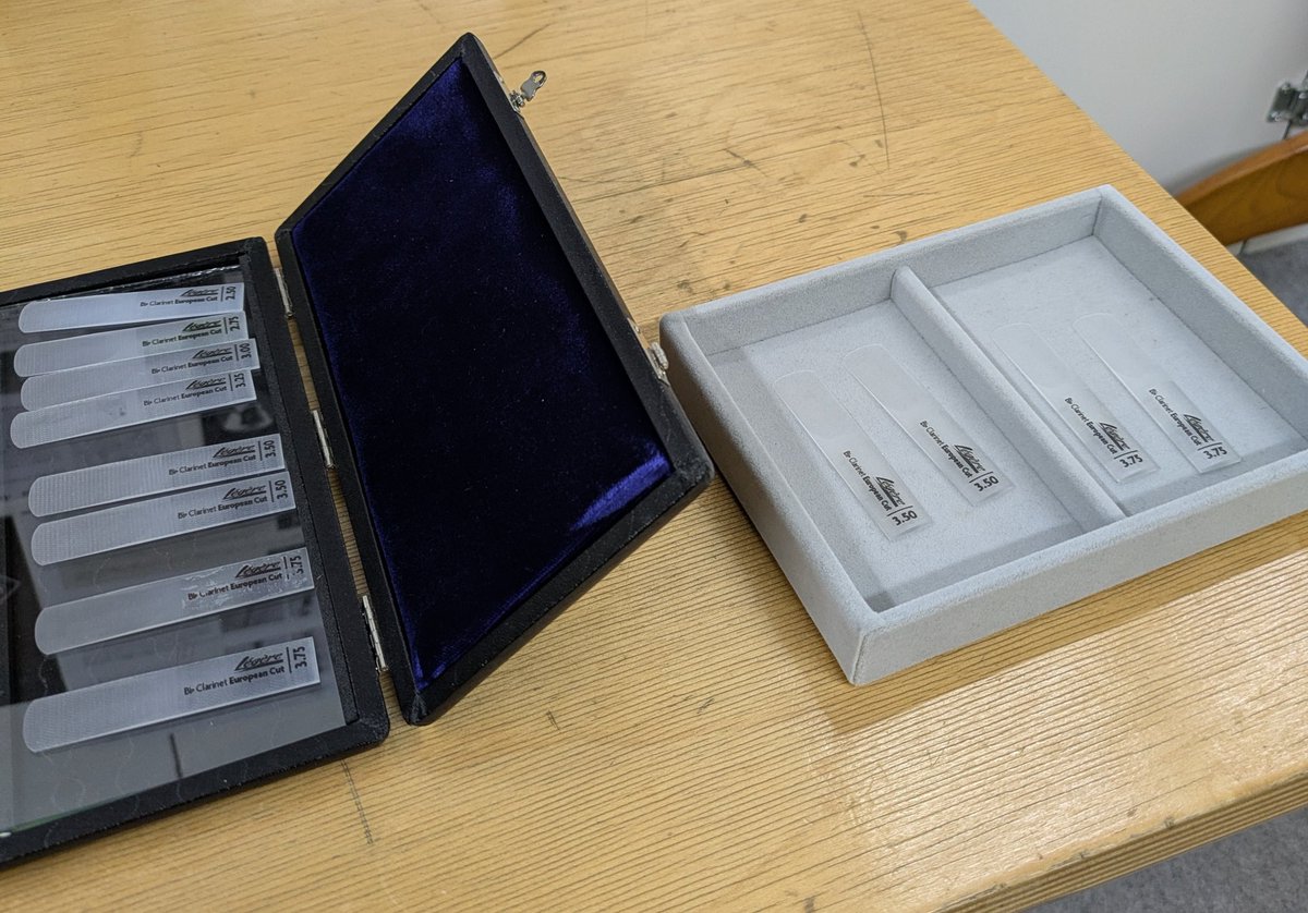 つばけん tweet media