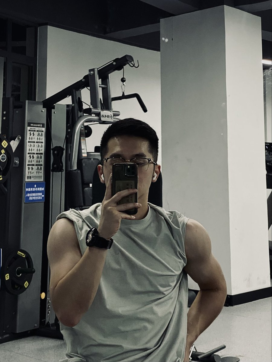 不务正业。 tweet media