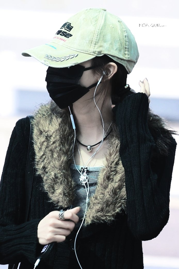 MoonTour. tweet media