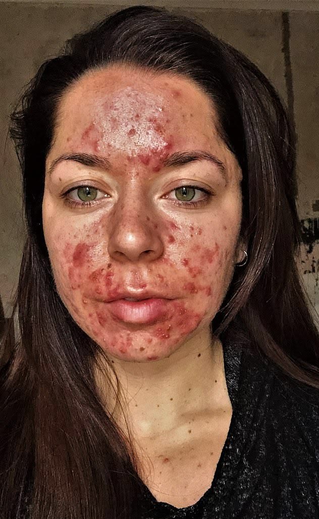 𝐃𝐎𝐕𝐄 ͜ tweet media