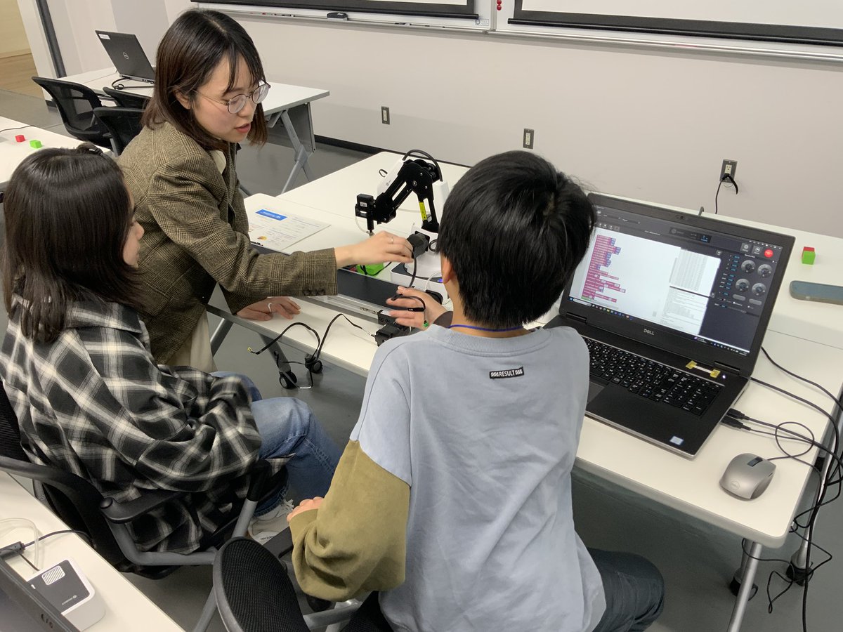 ipteca_tn's tweet photo. 「中学生向けロボット講座」今年も開催です‼️今回は初級編。春休みを利用して中学生の皆さんに参加いただきました🌸何かひとつでも興味を持ってくれると
嬉しく思います✨

#航空宇宙生産技術開発センター
#IPTeCA
#航空宇宙
#Aerospace
#東海国立大学機構
#岐阜大学
#GifuUniversity https://t.co/vaaLK67Mon