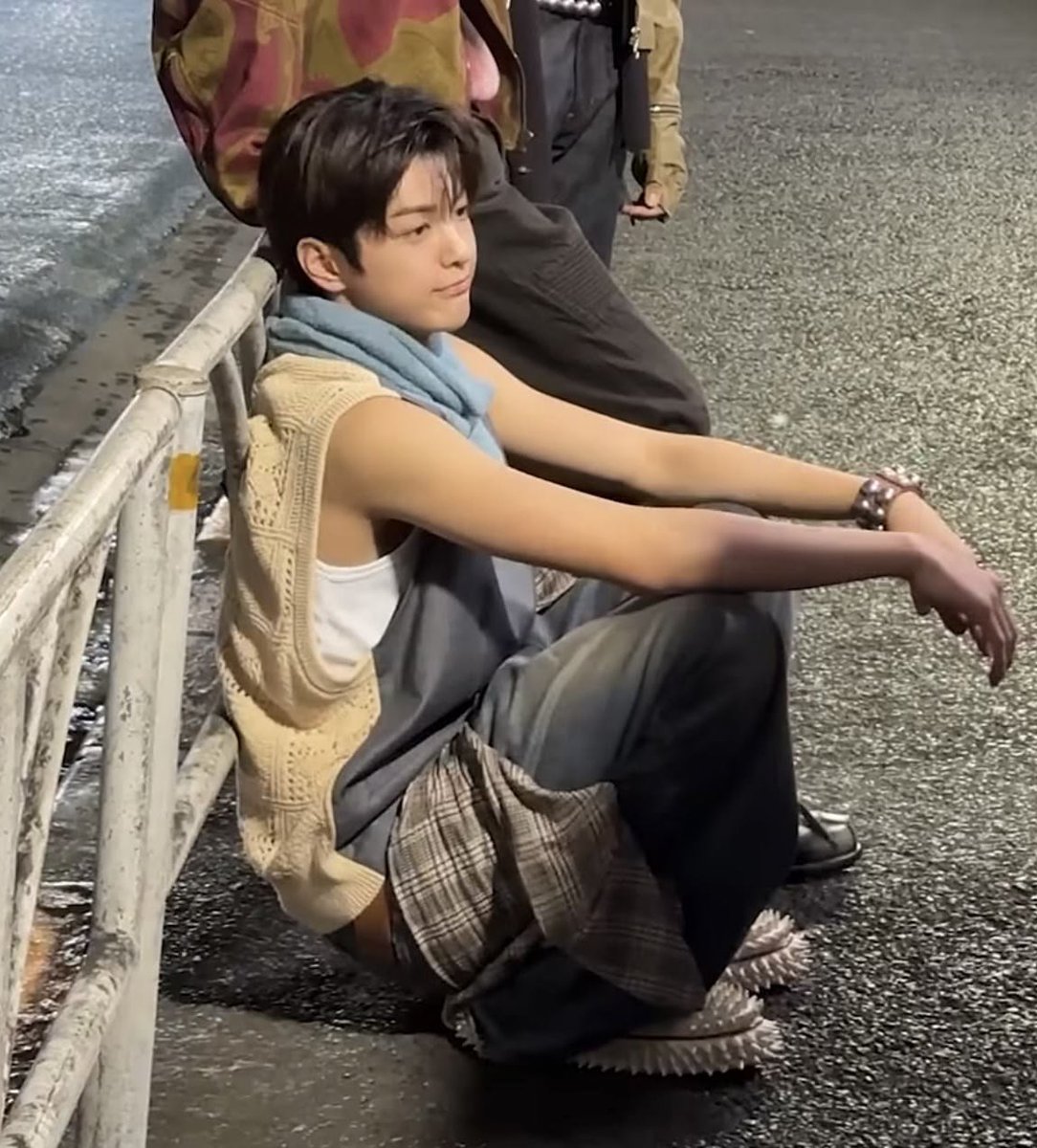 sze is RED tweet media