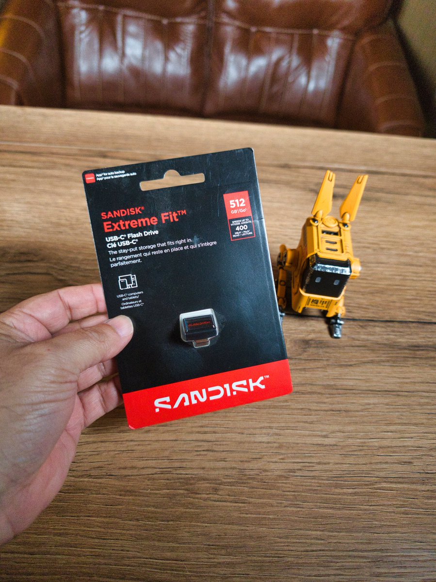 gogiinc's tweet image. Ultra-compact but insanely powerful the SanDisk Extreme Fit 512GB USB-C drive delivers speeds up to 400MB/s in a tiny form factor. 

Perfect for creators, for backups, and 4K files storage on the go.

#SanDisk #USBFlashDrive #Storage #USBTypeC