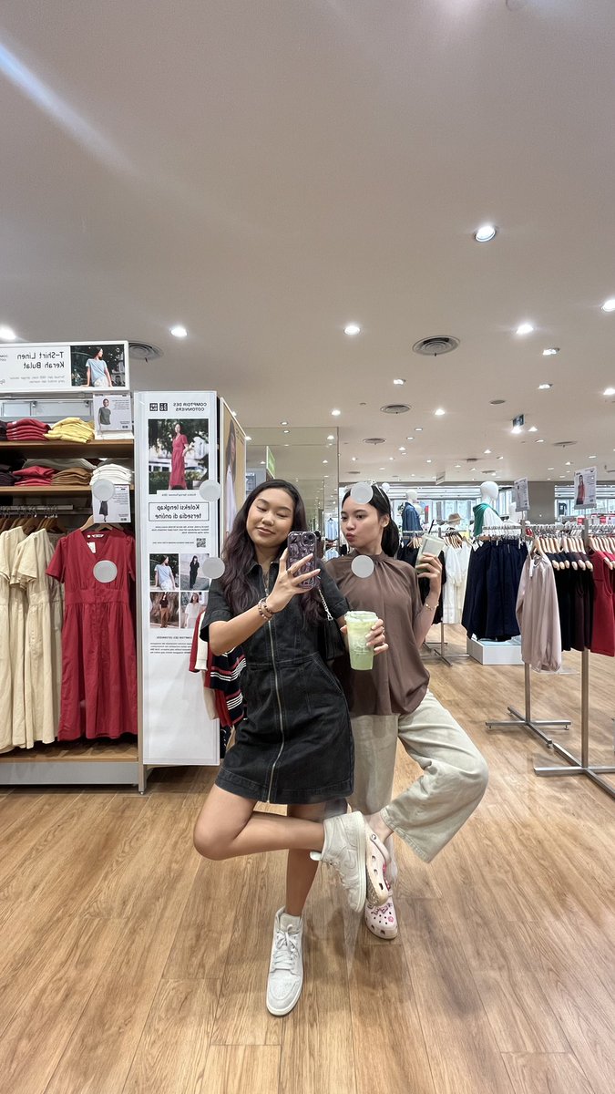 hora's working hour 10am–9pm tweet media