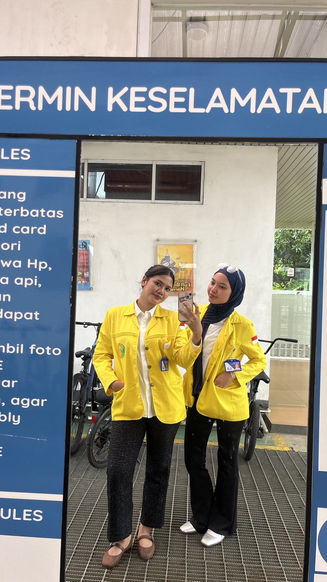 hora's working hour 10am–9pm tweet media