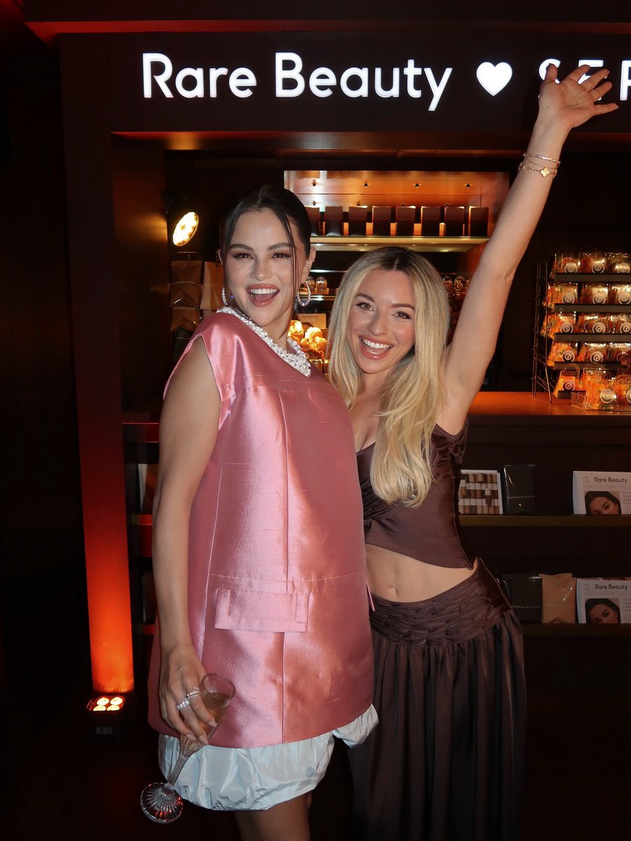 Selena Gomez Brasil tweet media