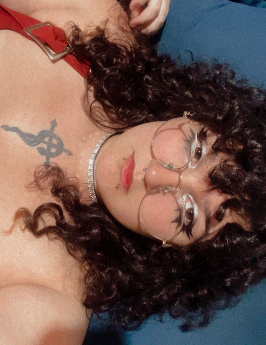 ◗.᳝۪۪۪۠۫۫IทτσTнєSкy·᮫᳝࣭͘ ⊬🥍🦊 coitadona fumaça tweet media