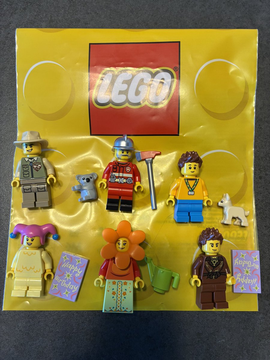 lego.minifigures1992 tweet media