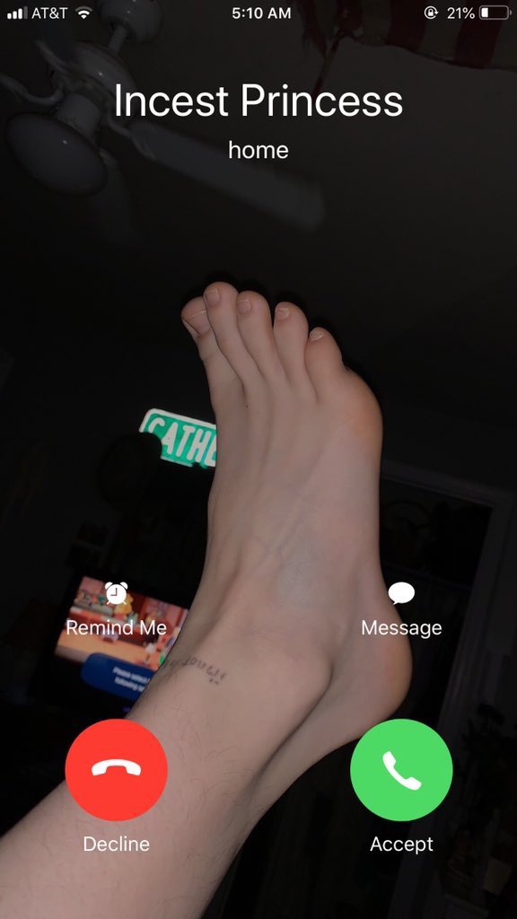 exposing tweet media