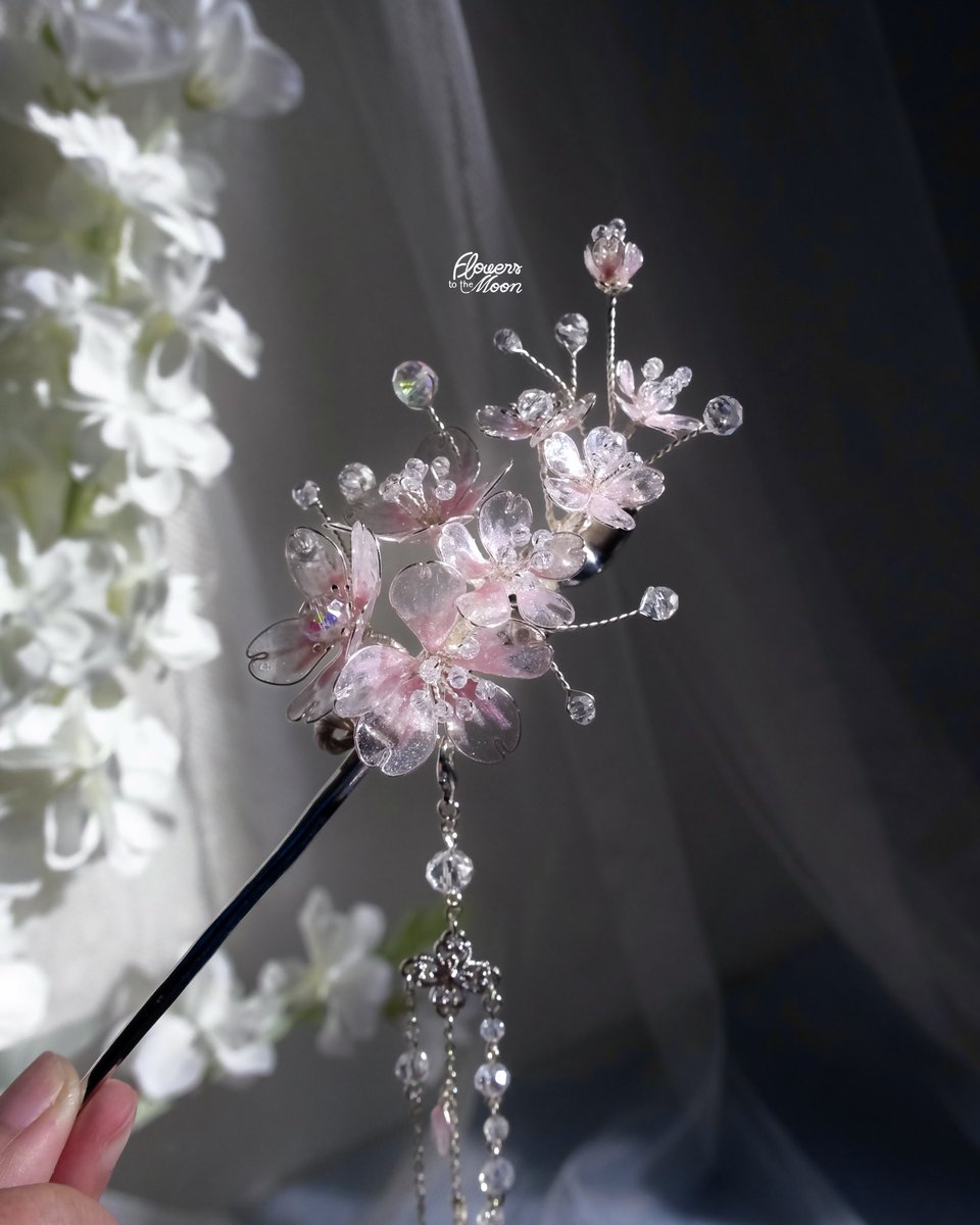 Flowers to the MOON.💐🌙 tweet media