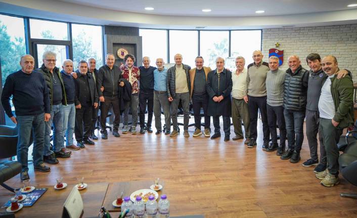TAKIMA  BAŞARI DİLEKLERİNİ İLETTİLER trabzonkulis.com/spor/takima-ba…