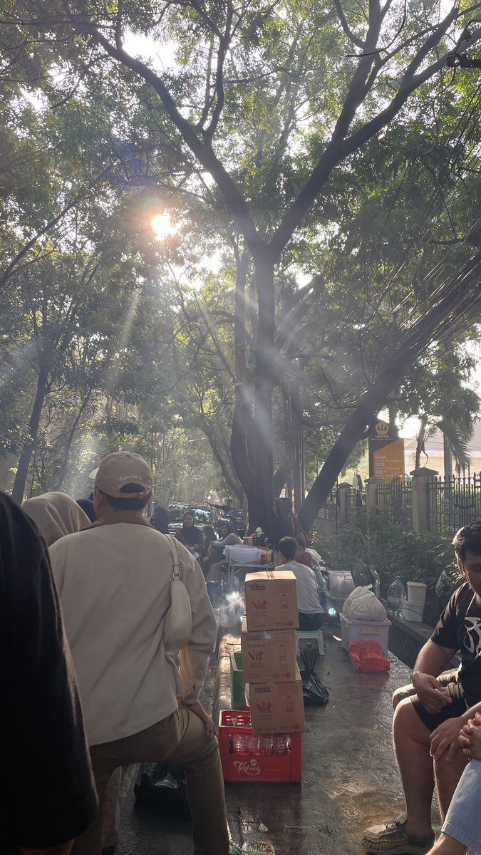 udah ga sambat tweet media