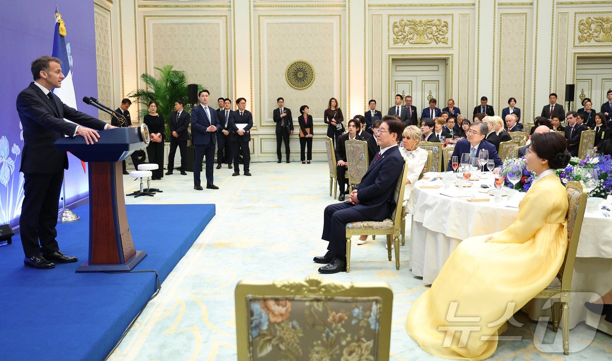 𝐴𝑡𝑒𝑛𝑎 ˚。⋆ tweet media