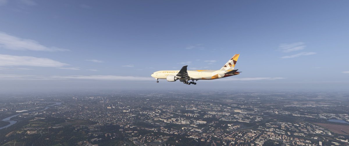 Fatcat742's tweet image. Test de l'update du 777 de PMDG   87t de fret mais surtout 30t de croquettes pour 🐱 prenium de l'Azgharie Industrie.
Vol Vienne-Toulouse 
#MSFS2024