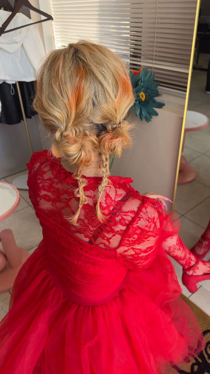 pipi saku 🐝 tweet media