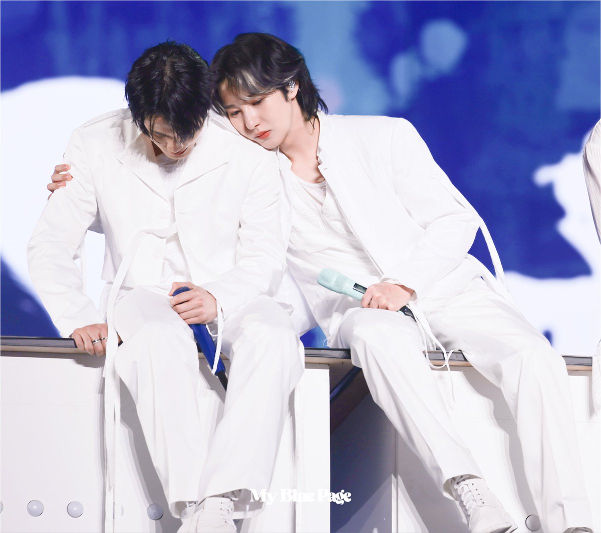 ᴍy ʙʟᴜᴇ ᴩᴀɢᴇ tweet media