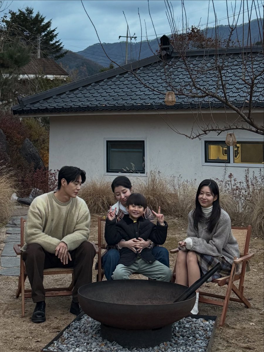 민주저장소 tweet media