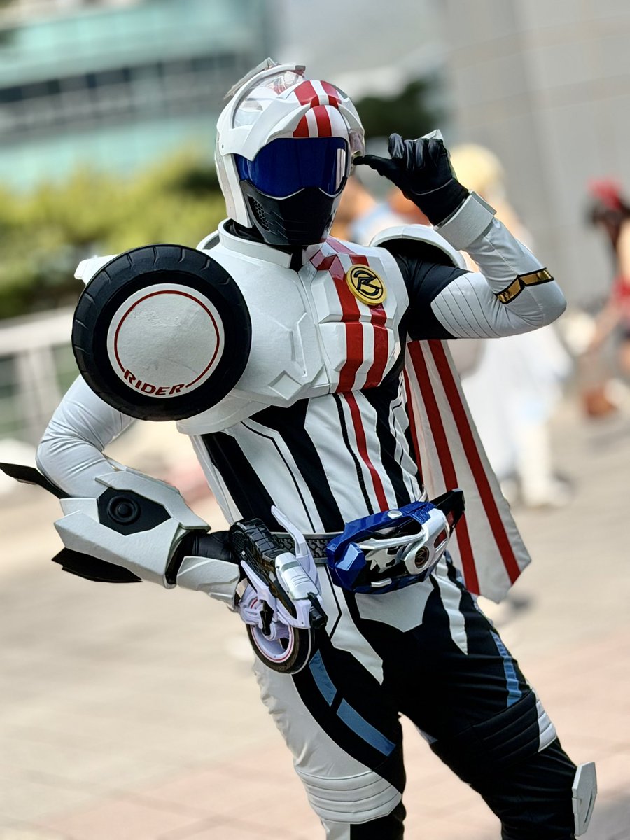 크로우 tweet media