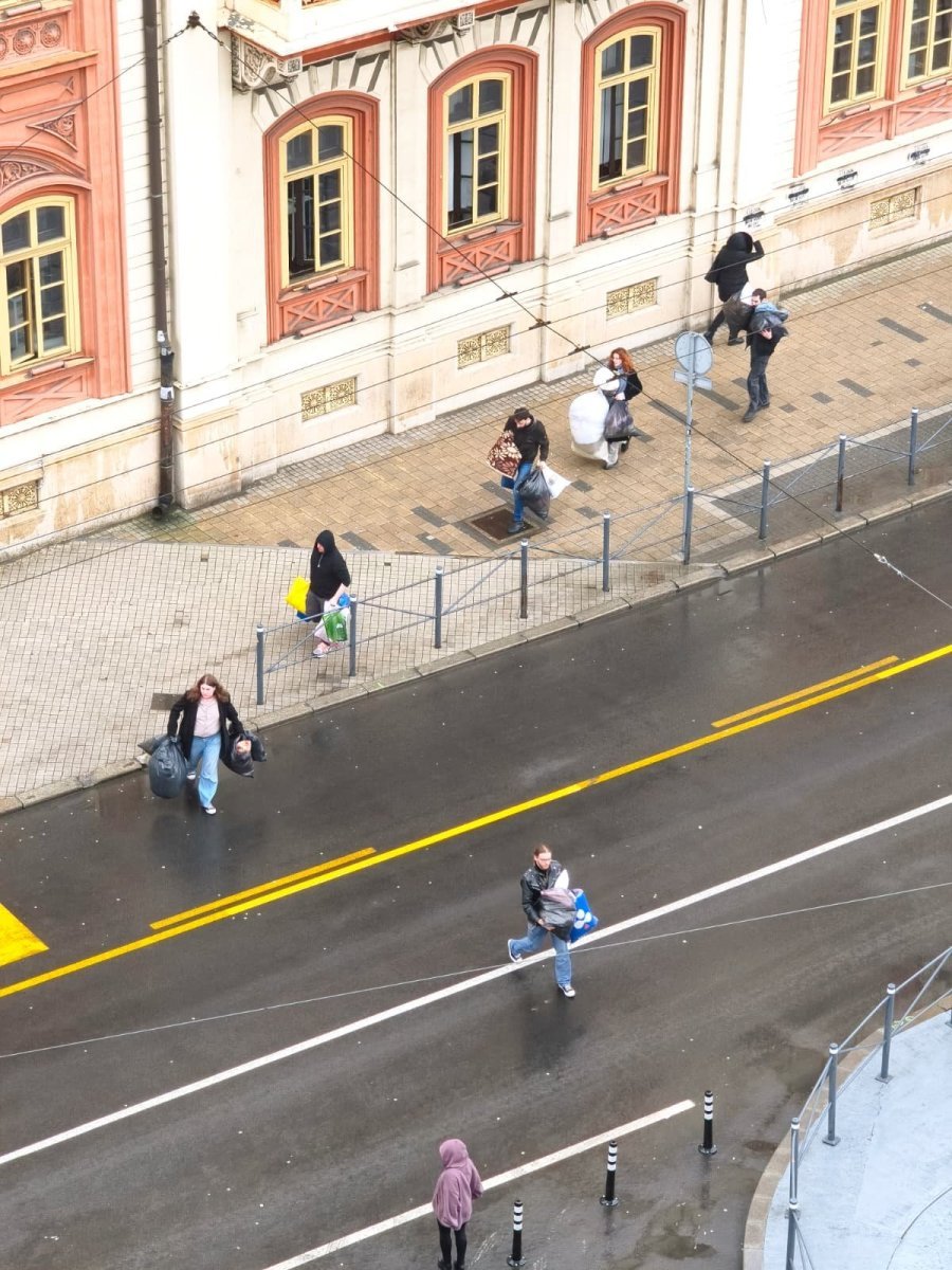 партибрејкер tweet media