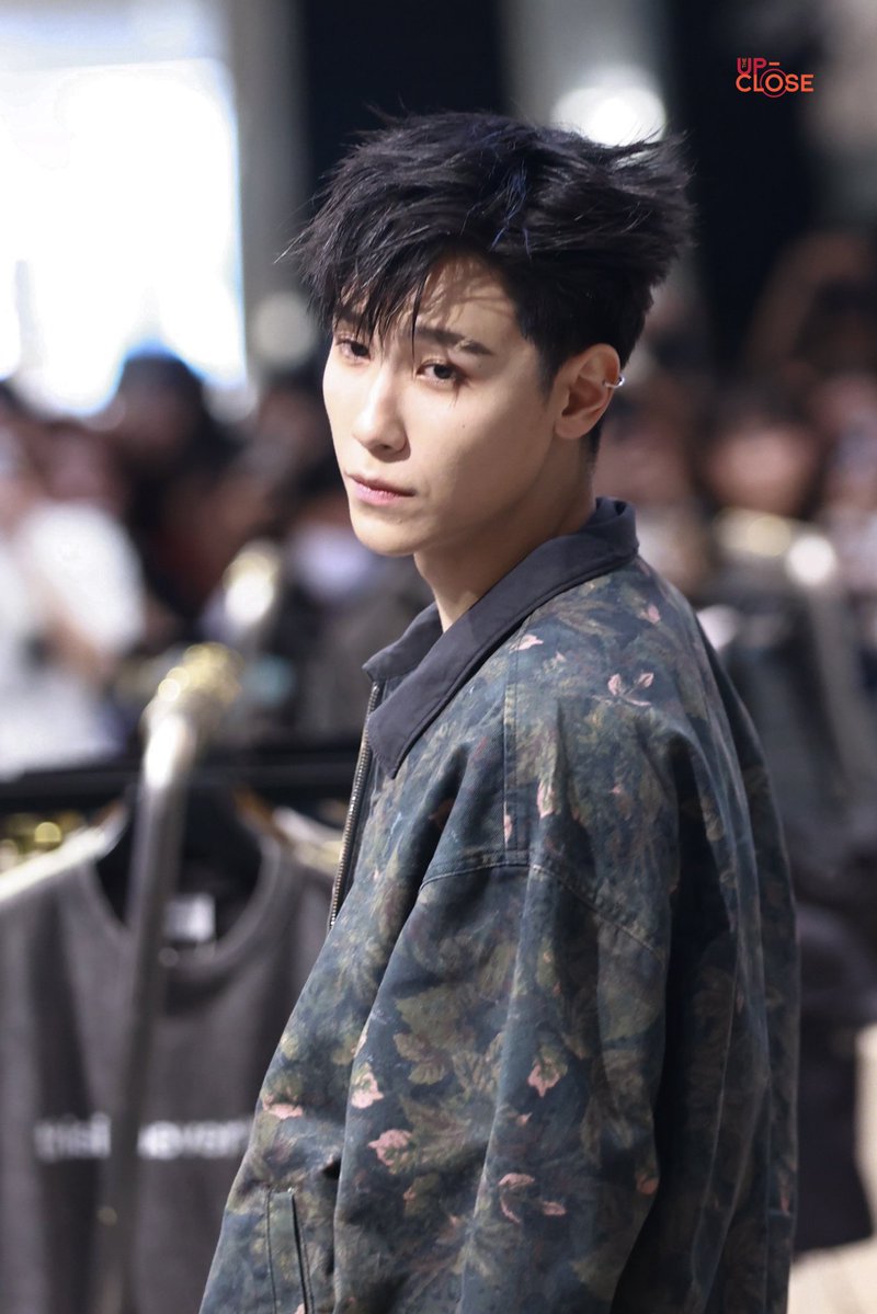 The Up-close tweet media