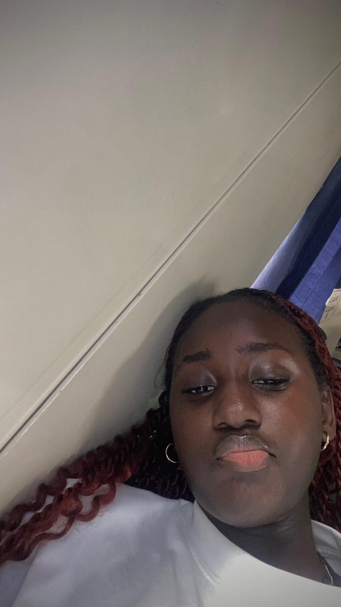 Claire 💙 tweet media