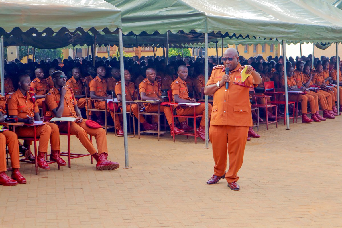 UgandaPrisons's tweet image. Mr. Frank Baine Mayanja, Senior Commissioner of Prisons (Cooperation and Corporate Affairs/Service Spokesperson) has urged recruit warders and wardresses at the Prisons Academy and Training School (PATS) to uphold discipline, professionalism and integrity in their work.

Speaking