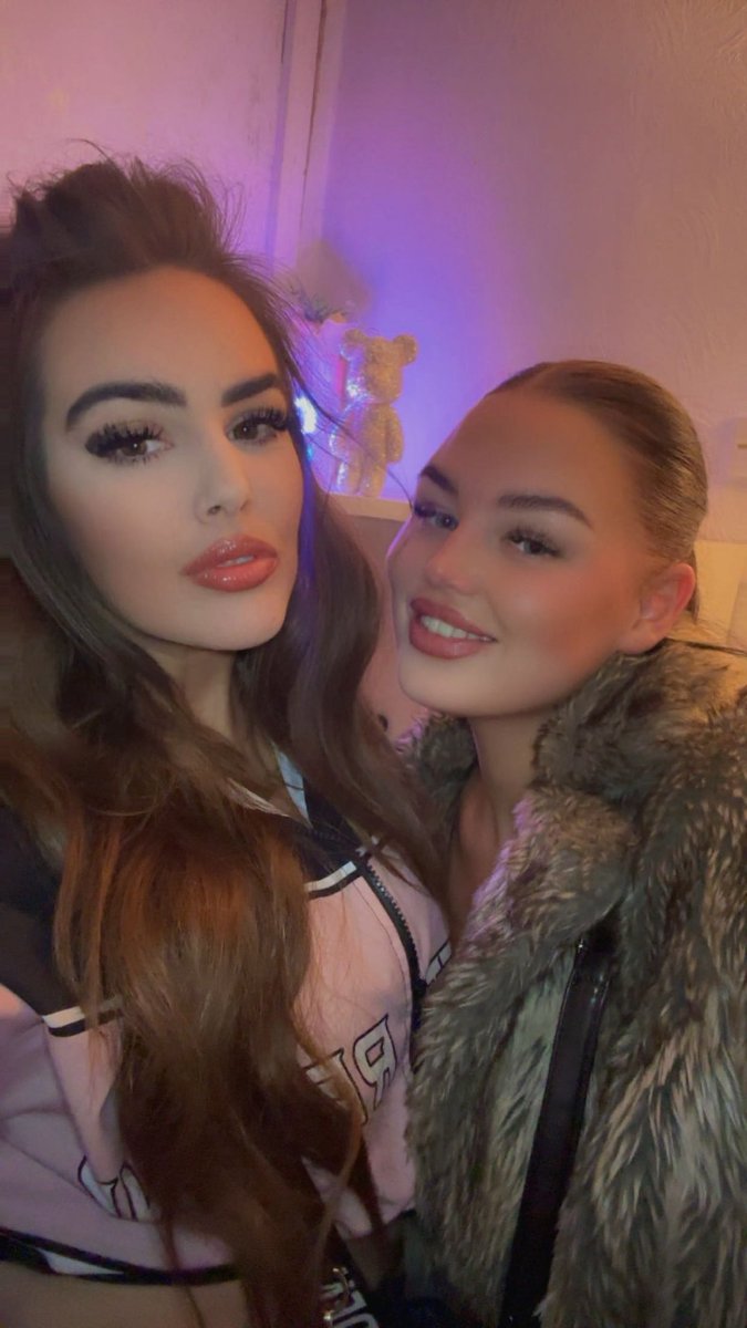 FiredollB's tweet photo. Happy Friday Losers 

Going into Town Today 

I Want Sends For An Outfit &amp; Dinner

Payday Easter Weekend Let’s Have Fun

Easy Task Easy Money 😘 https://t.co/q10ib3IBdc