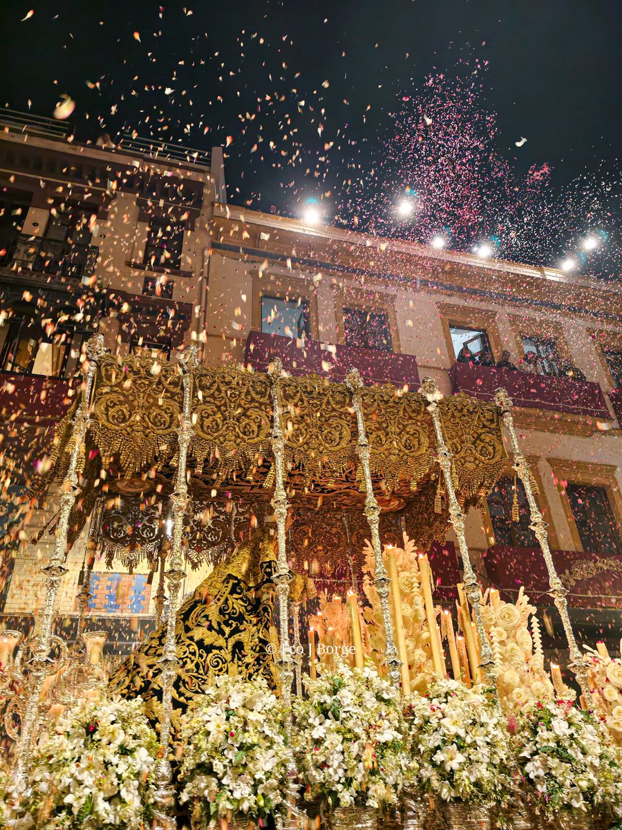 La que siembra Esperanza 

#SSantaSevilla26 
#Triana #Madruga #Madrugada