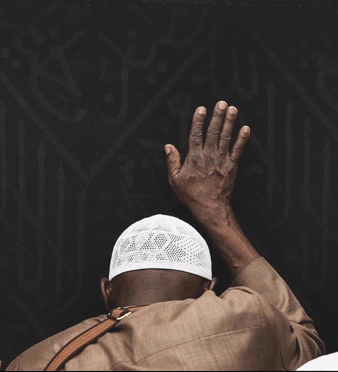 hidayettin_'s tweet photo. لَّا إِلَٰهَ إِلَّا أَنتَ سُبْحَانَكَ إِنِّي كُنتُ مِنَ الظَّالِمِينَ 

Lâ ilâhe illâ ente subhaneke innî küntü minezzâlimîn

"Senden başka İlah yoktur.Seni her türlü eksik ve noksandan tenzih ederim. Gerçekten ben nefsine zulmedenlerden https://t.co/DIvc3mD65K